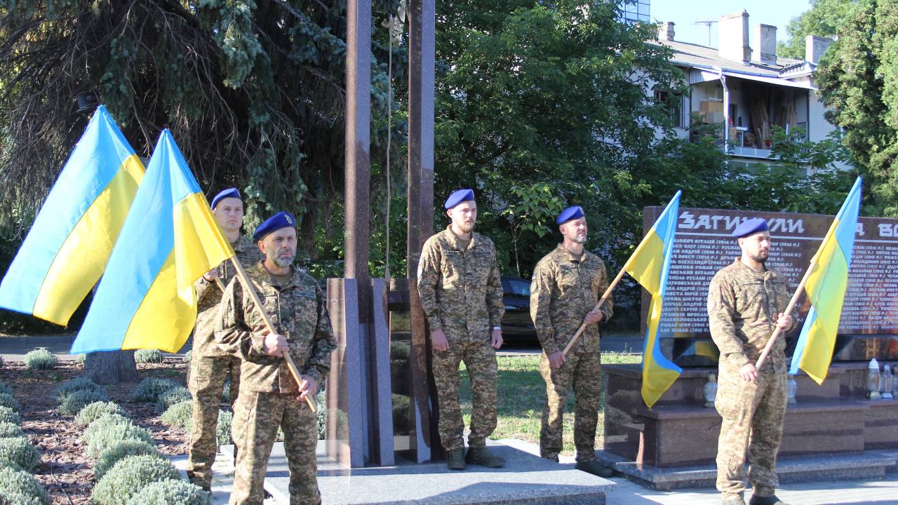 «Світло молитви в темряві війни»: у Тернополі відбулася поминальна панахида