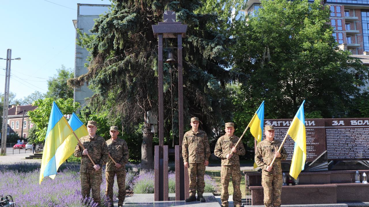 Молитва, пам'ять і вдячність: у Тернополі вшанували загиблих Героїв
