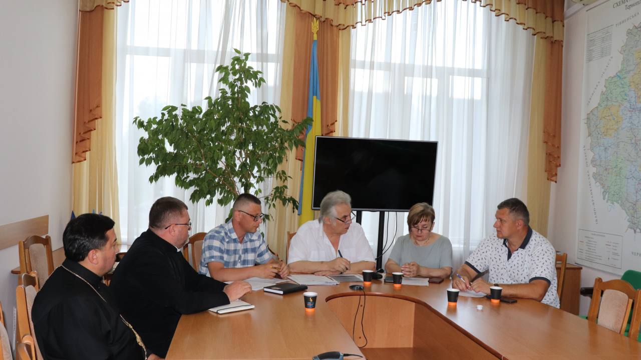 Проща до Зарваниці, дорога до Вертеби та виконання заходів обласних цільових програм: відбулося засідання постійної комісії Тернопільської обласної ради з питань культури