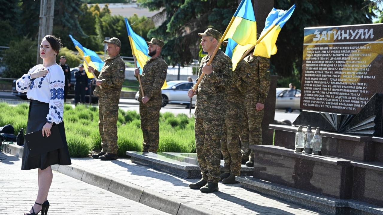 «Світло молитви в темряві війни»: у Тернополі вшанували пам'ять загиблих Героїв