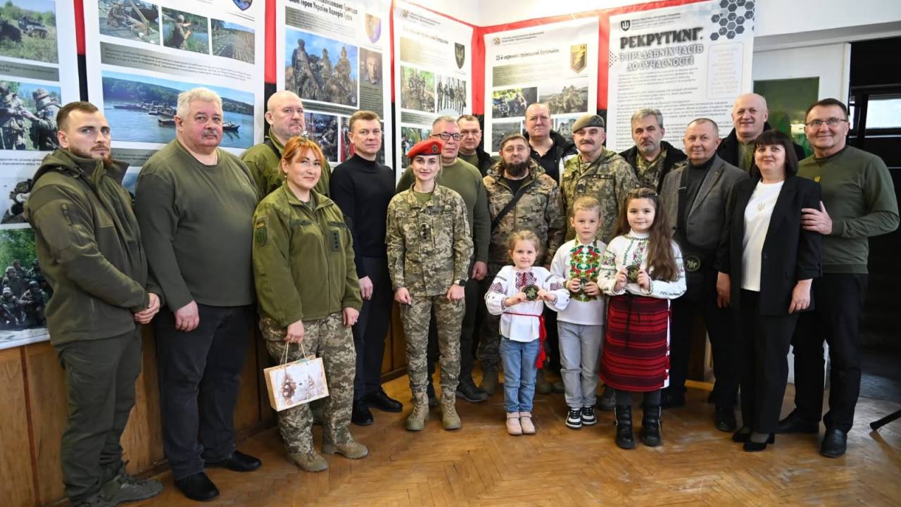 У Музеї національно-визвольної боротьби Тернопільщини відкрили виставку до Дня Збройних Сил України