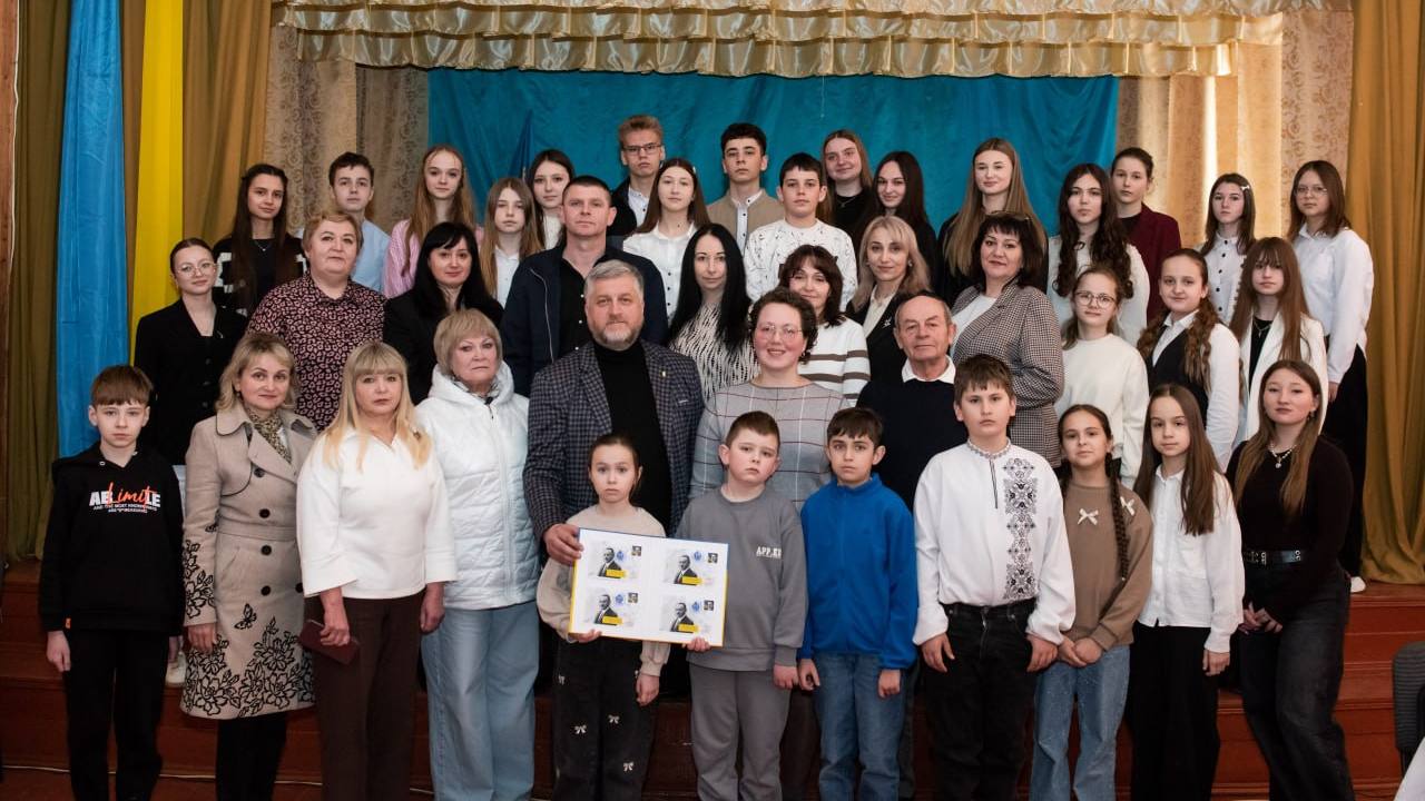 У Бучачі маркою вшанували пам’ять видатного фізика з Чортківщини Володимира Кучера