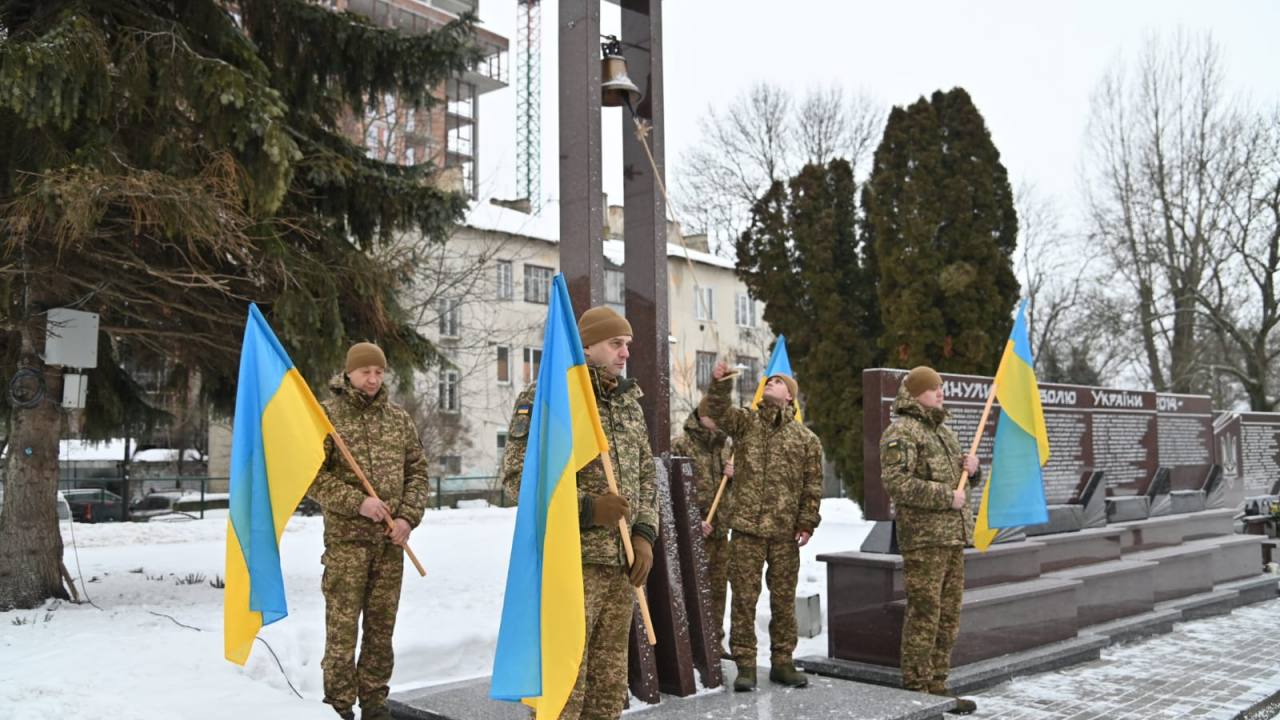 «Світло молитви в темряві війни»: у Тернополі вшанували пам'ять загиблих Героїв