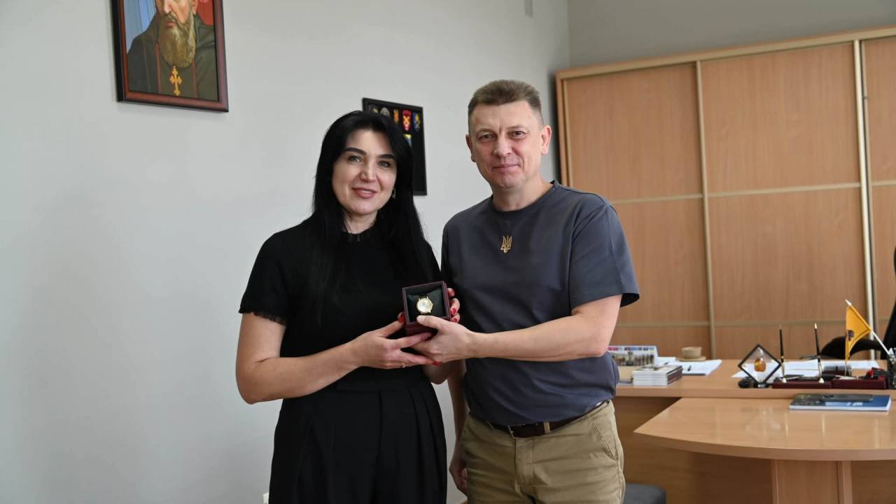 Володимир Болєщук нагородив провідну фахівчиню «Ветеранського простору»