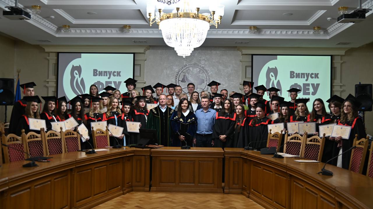 Володимир Болєщук привітав випускників факультету економіки та управління ЗУНУ